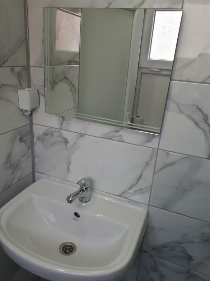 Edelweiss Hostel Штип Экстерьер фото